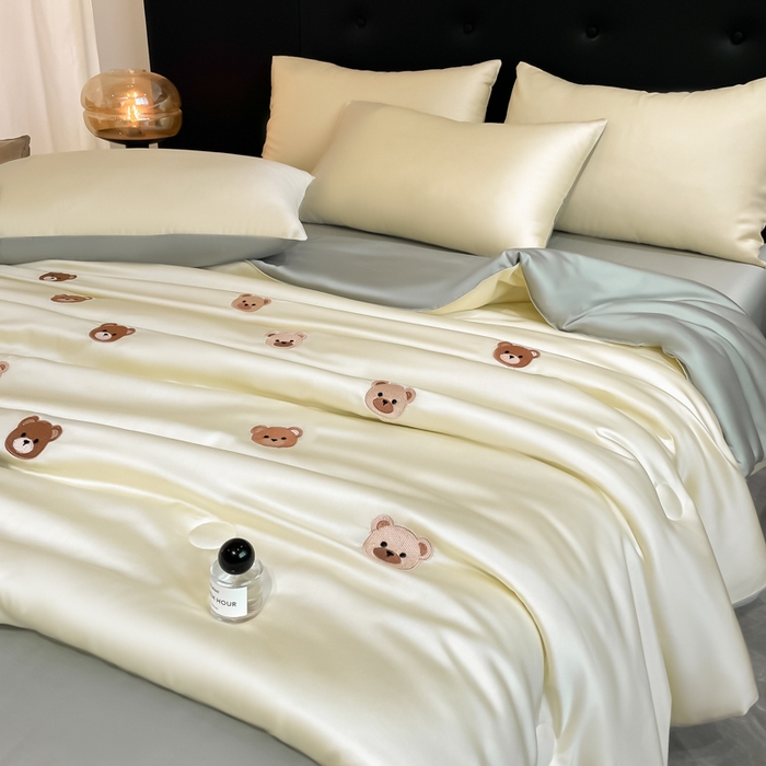 91家纺网 家纺一手货源 找家纺 席佬大 2026新款水洗冰丝夏被 夏被四件套 小熊-奶黄绿