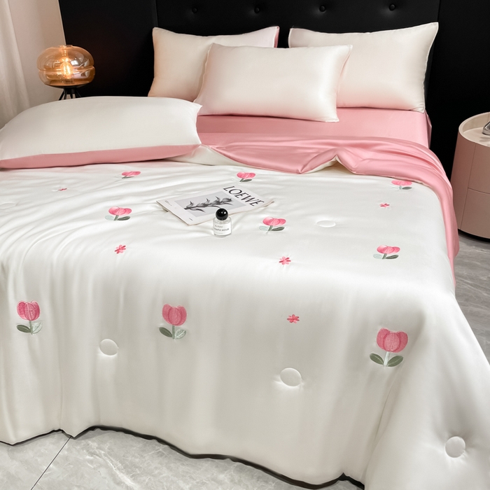 91家纺网 家纺一手货源 找家纺 席佬大 2026新款水洗冰丝夏被 夏被四件套 郁金香—奶白粉