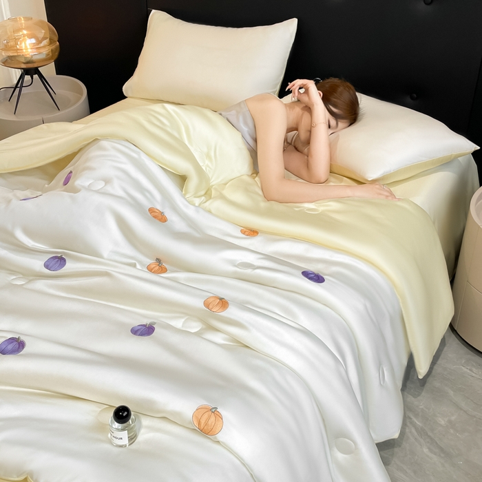 91家纺网 家纺一手货源 找家纺 席佬大 2026新款水洗冰丝夏被 夏被四件套 南瓜—奶白米黄