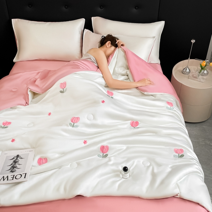 91家纺网 家纺一手货源 找家纺 席佬大 2026新款水洗冰丝夏被 夏被四件套 郁金香—奶白粉