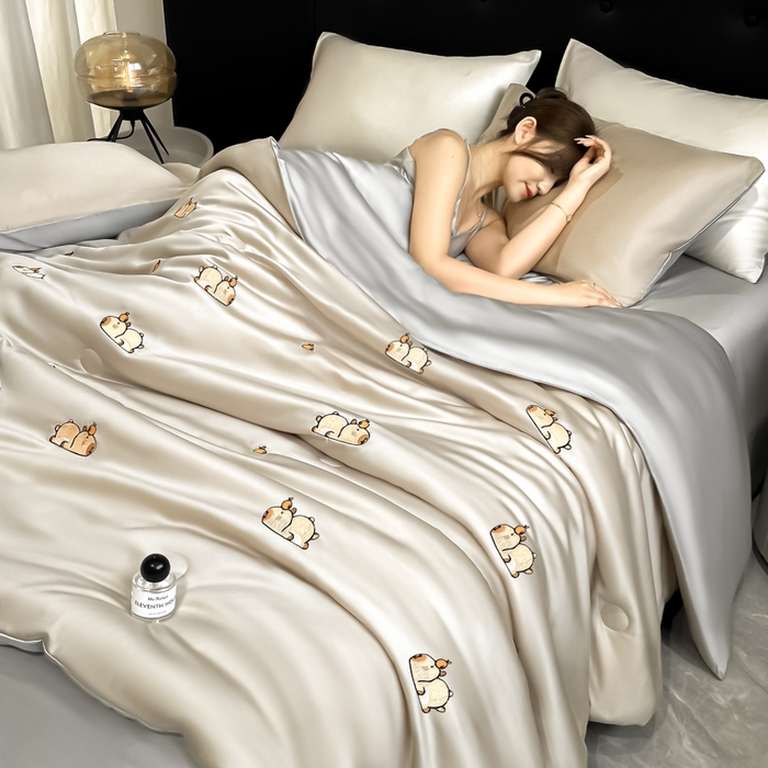 91家纺网 家纺一手货源 找家纺 席佬大 2026新款水洗冰丝夏被 夏被四件套 咕噜—梧桐灰