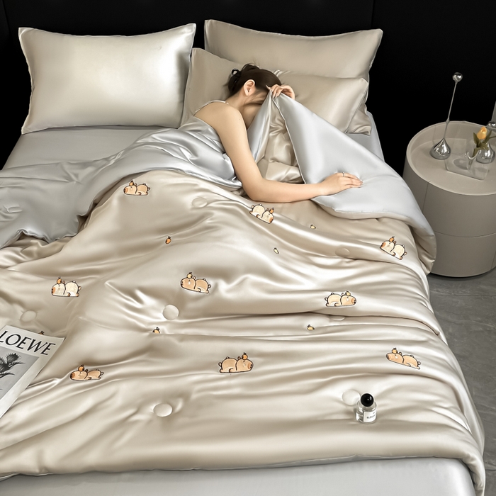 91家纺网 家纺一手货源 找家纺 席佬大 2026新款水洗冰丝夏被 夏被四件套 咕噜—梧桐灰