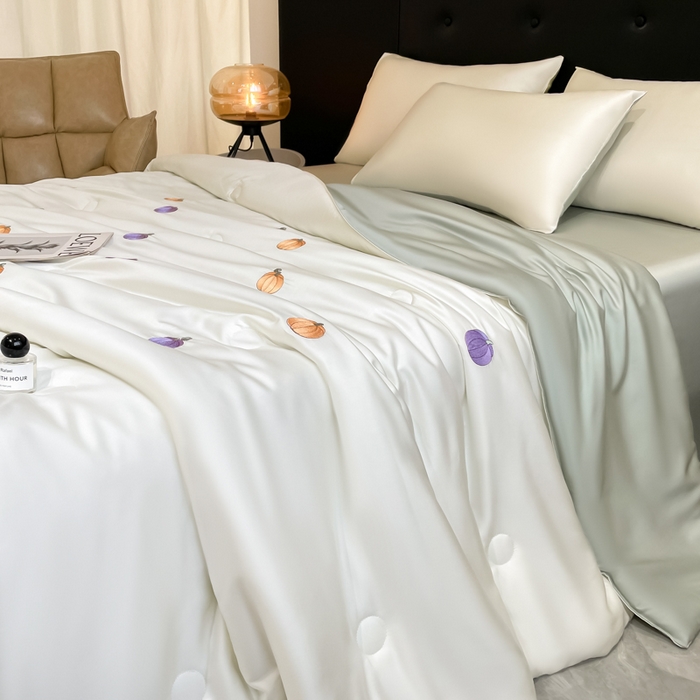 91家纺网 家纺一手货源 找家纺 席佬大 2026新款水洗冰丝夏被 夏被四件套 南瓜—奶白绿