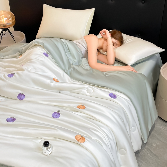 91家纺网 家纺一手货源 找家纺 席佬大 2026新款水洗冰丝夏被 夏被四件套 南瓜—奶白绿