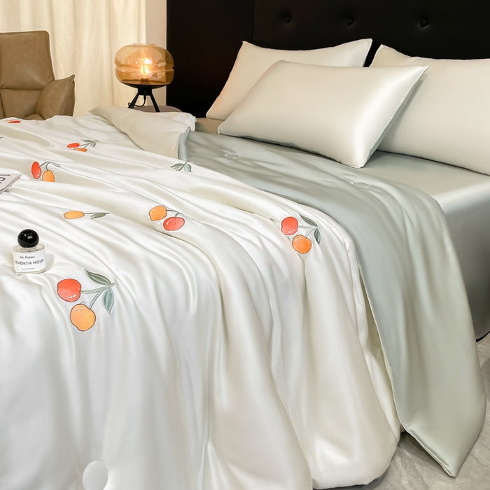 91家纺网 家纺一手货源 找家纺 席佬大 2026新款水洗冰丝夏被 夏被四件套 樱桃-奶白绿