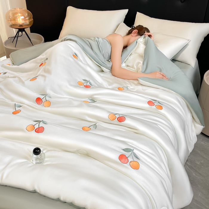 91家纺网 家纺一手货源 找家纺 席佬大 2026新款水洗冰丝夏被 夏被四件套 樱桃-奶白绿