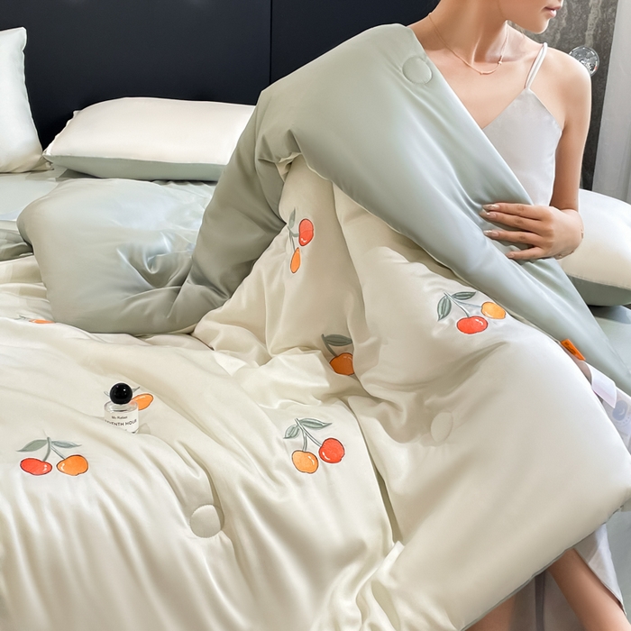 91家纺网 家纺一手货源 找家纺 席佬大 2026新款水洗冰丝夏被 夏被四件套 樱桃-奶白绿