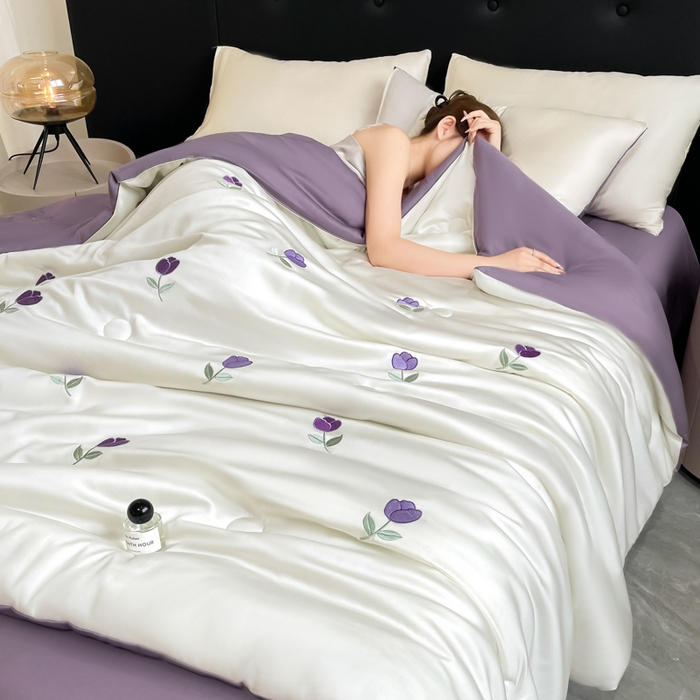 91家纺网 家纺一手货源 找家纺 席佬大 2026新款水洗冰丝夏被 夏被四件套 郁金香—奶白紫