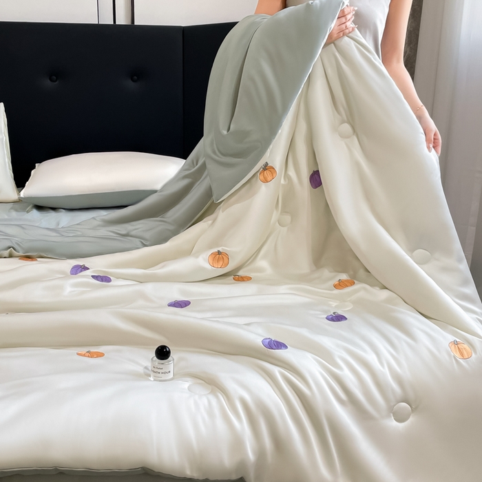 91家纺网 家纺一手货源 找家纺 席佬大 2026新款水洗冰丝夏被 夏被四件套 南瓜—奶白绿