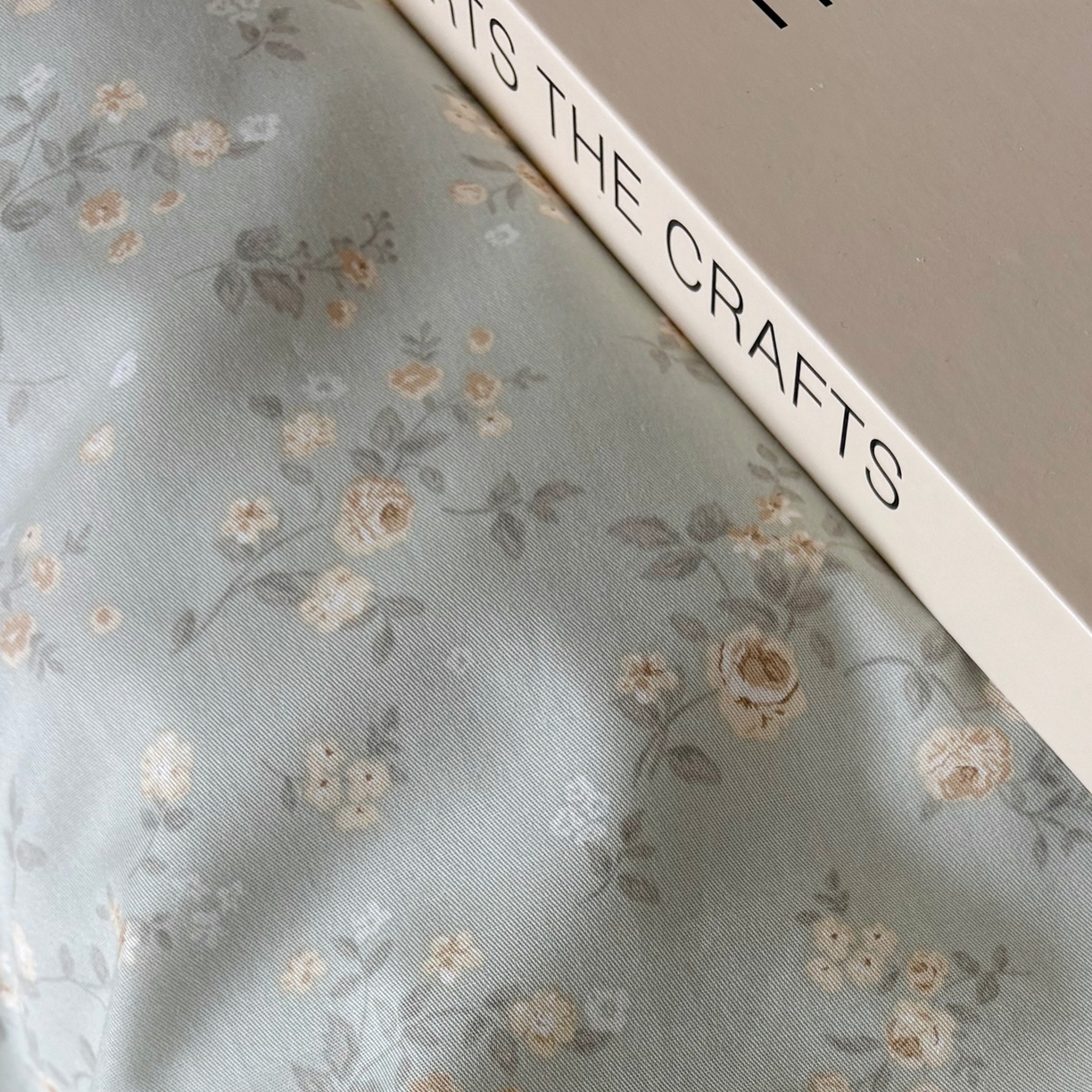 91家纺网 家纺一手货源 找家纺 满座家居 2026新款法式纯棉花边全棉床盖四件套小碎花田园风 幻境