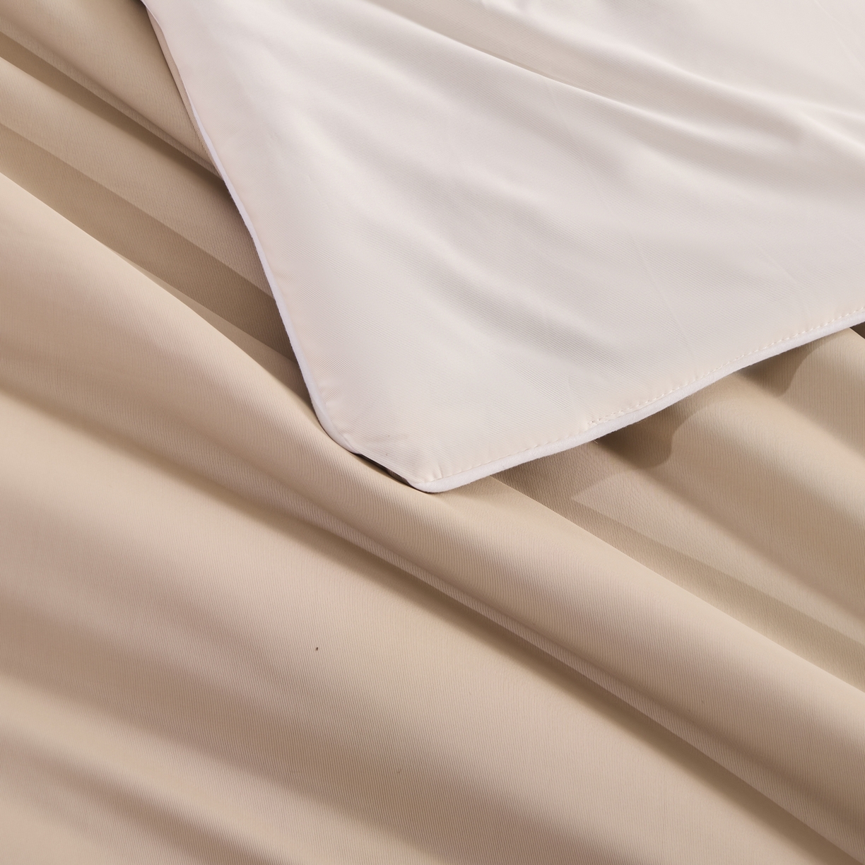 91家纺网 家纺一手货源 找家纺 苏羿家纺 2026春夏新款A类踩棉工艺凉感丝纯色夏被空调被夏凉被 被子被芯 奶油白+浅咖