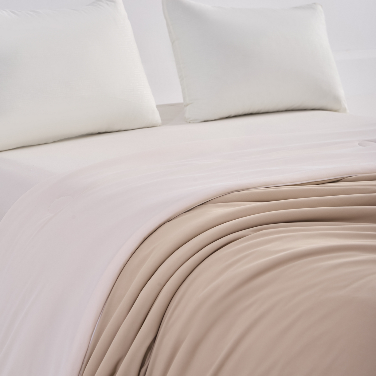 91家纺网 家纺一手货源 找家纺 苏羿家纺 2026春夏新款A类踩棉工艺凉感丝纯色夏被空调被夏凉被 被子被芯 奶油白+浅咖