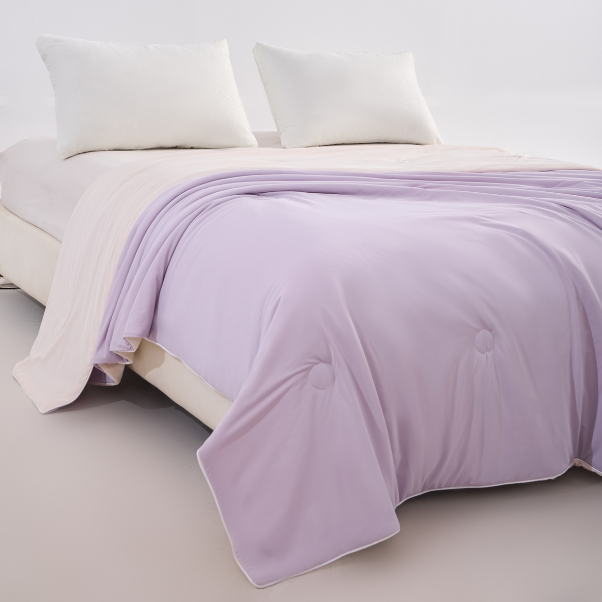 91家纺网 家纺一手货源 找家纺 苏羿家纺 2026春夏新款A类踩棉工艺凉感丝纯色夏被空调被夏凉被 被子被芯 奶油白+浅紫