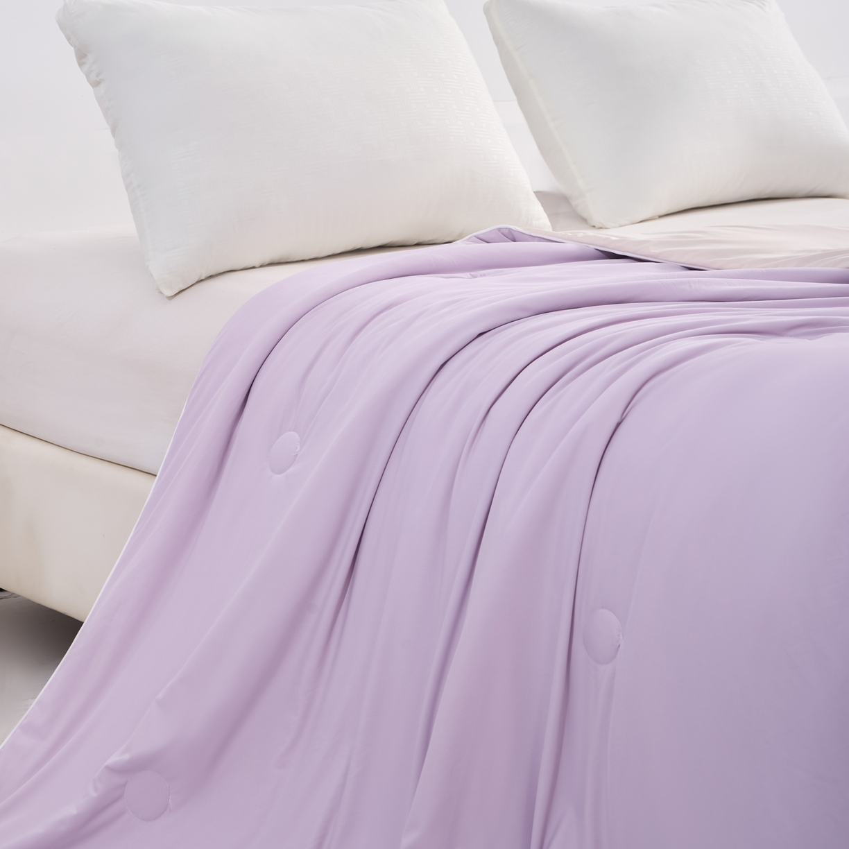 91家纺网 家纺一手货源 找家纺 苏羿家纺 2026春夏新款A类踩棉工艺凉感丝纯色夏被空调被夏凉被 被子被芯 奶油白+浅紫