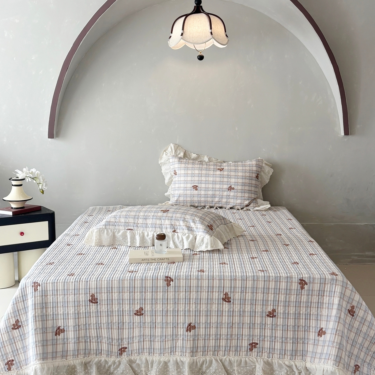 91家纺网 家纺一手货源 找家纺 满座家居 2026新款法式纯棉花边全棉床盖四件套小碎花田园风 木马