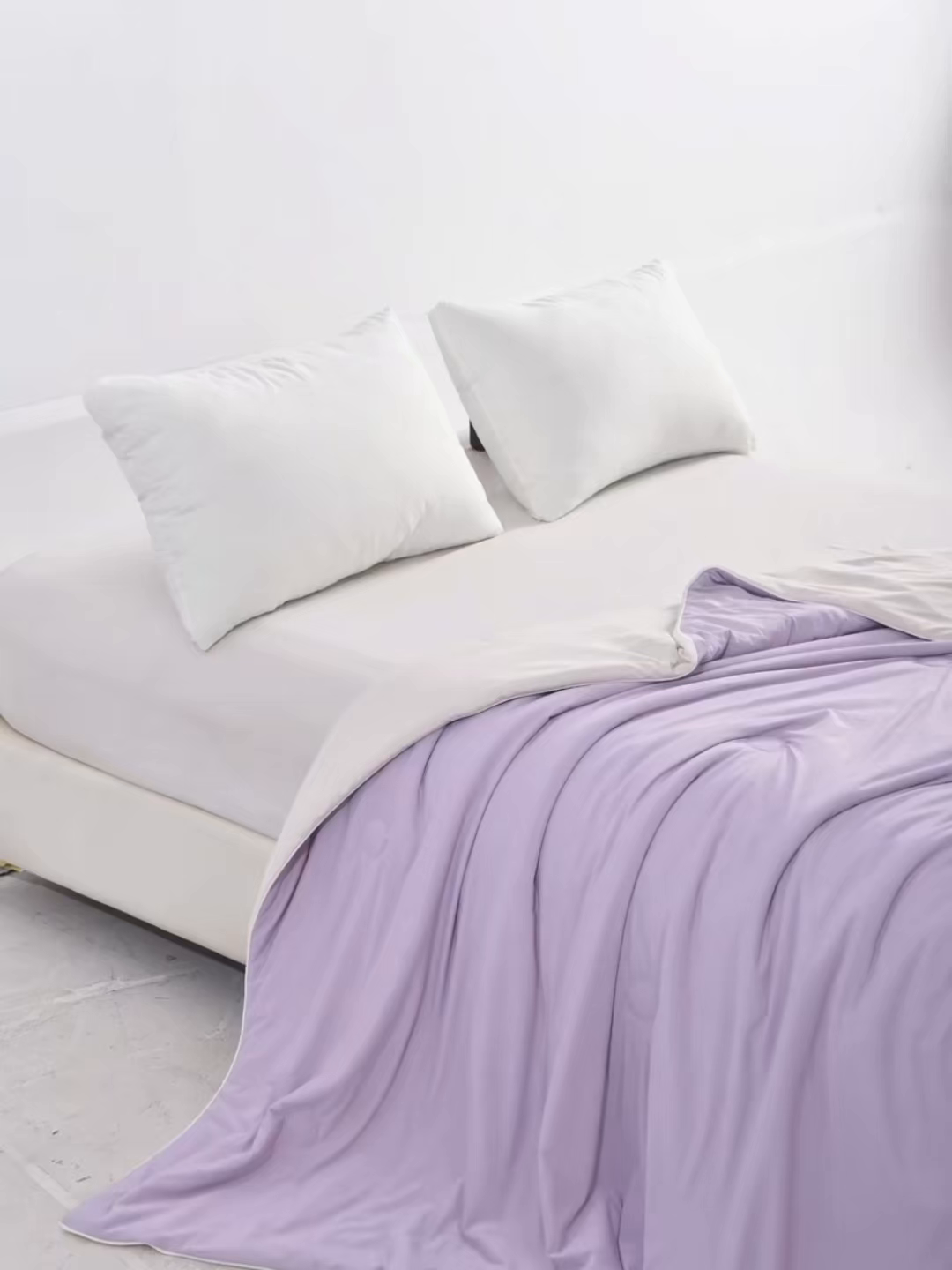 91家纺网 家纺一手货源 找家纺 苏羿家纺 2026春夏新款A类踩棉工艺凉感丝纯色夏被空调被夏凉被 被子被芯 奶油白+浅紫