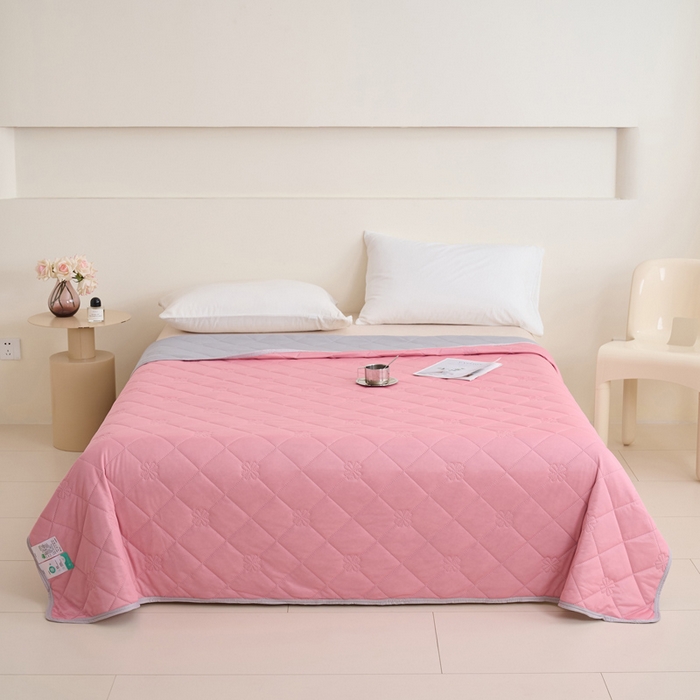 91家纺网 家纺一手货源 找家纺 畅销被业 2026新款跨境外贸凉感丝纯色压花夏被系列 豆沙