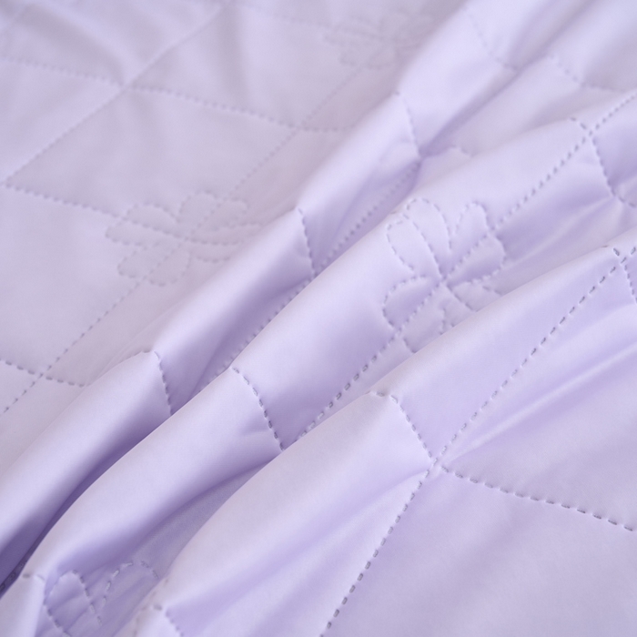 91家纺网 家纺一手货源 找家纺 畅销被业 2026新款跨境外贸凉感丝纯色压花夏被系列 魅紫