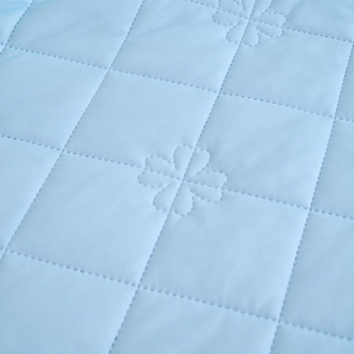 91家纺网 家纺一手货源 找家纺 畅销被业 2026新款跨境外贸凉感丝纯色压花夏被系列 天蓝