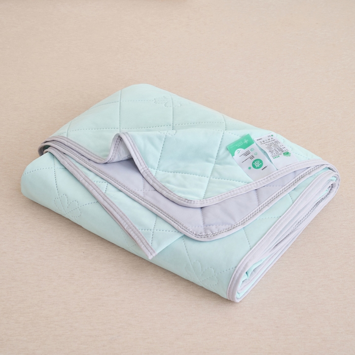 91家纺网 家纺一手货源 找家纺 畅销被业 2026新款跨境外贸凉感丝纯色压花夏被系列 浅绿