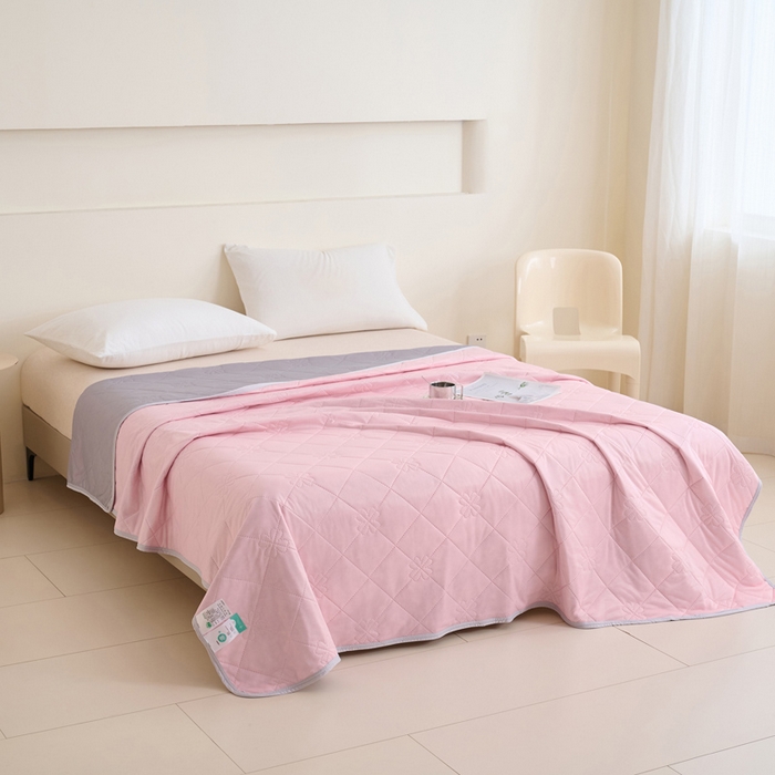 91家纺网 家纺一手货源 找家纺 畅销被业 2026新款跨境外贸凉感丝纯色压花夏被系列 浅粉