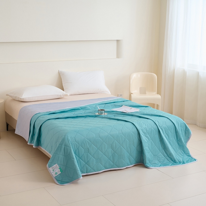 91家纺网 家纺一手货源 找家纺 畅销被业 2026新款跨境外贸凉感丝纯色压花夏被系列 墨绿