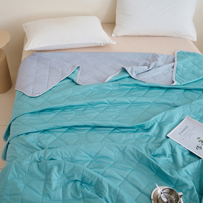 91家纺网 家纺一手货源 找家纺 畅销被业 2026新款跨境外贸凉感丝纯色压花夏被系列 墨绿