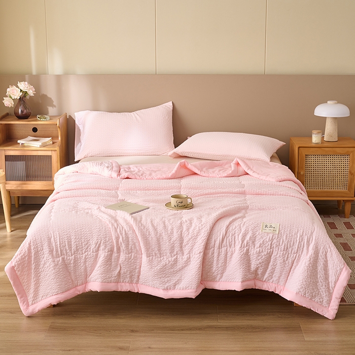 91家纺网 家纺一手货源 找家纺 畅销被业 2026新款水洗棉泡泡格夏被 泡泡格-浅粉