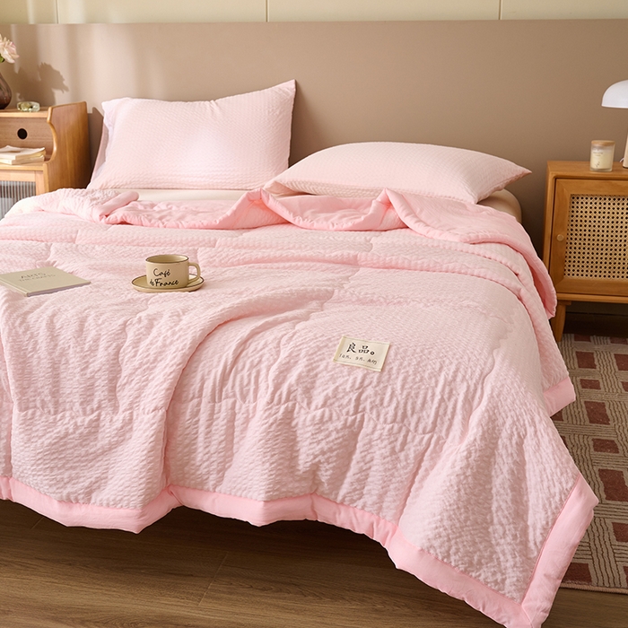 91家纺网 家纺一手货源 找家纺 畅销被业 2026新款水洗棉泡泡格夏被 泡泡格-浅粉