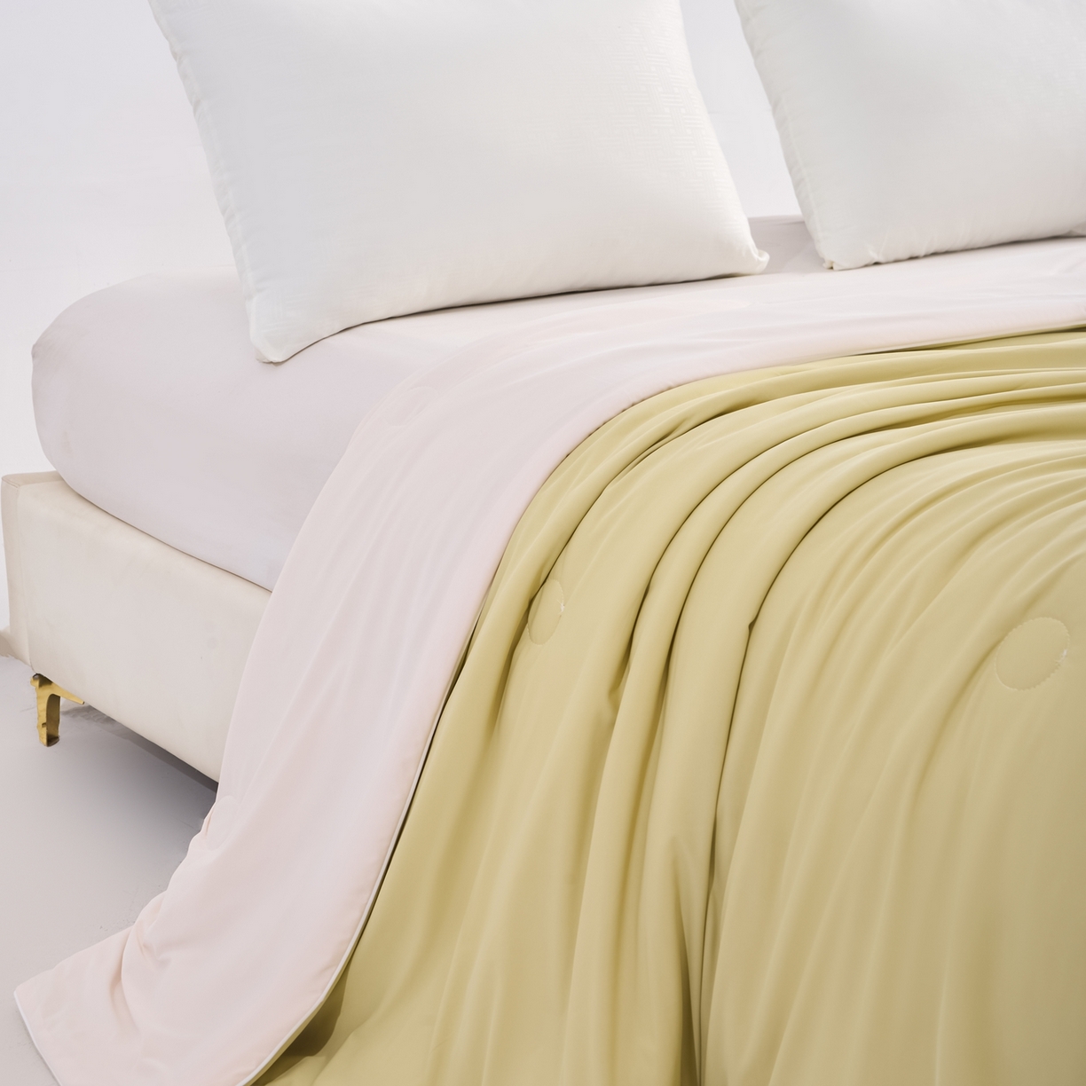 91家纺网 家纺一手货源 找家纺 苏羿家纺 2026春夏新款A类踩棉工艺凉感丝纯色夏被空调被夏凉被 被子被芯 奶油白+芝士黄