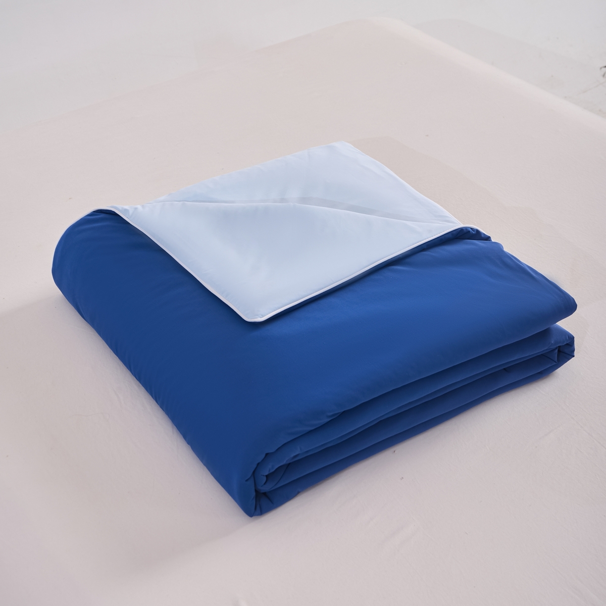 91家纺网 家纺一手货源 找家纺 苏羿家纺 2026春夏新款A类踩棉工艺凉感丝纯色夏被空调被夏凉被 被子被芯 浅蓝+深蓝