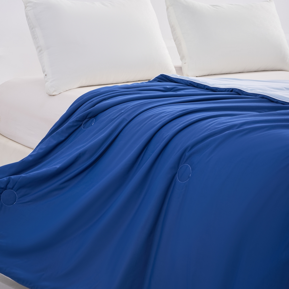 91家纺网 家纺一手货源 找家纺 苏羿家纺 2026春夏新款A类踩棉工艺凉感丝纯色夏被空调被夏凉被 被子被芯 浅蓝+深蓝