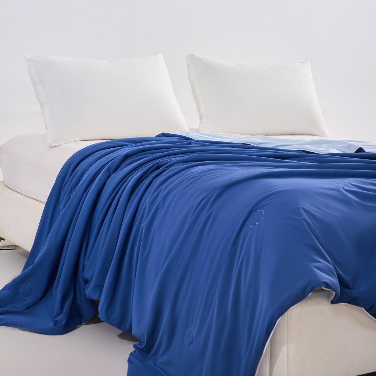 91家纺网 家纺一手货源 找家纺 苏羿家纺 2026春夏新款A类踩棉工艺凉感丝纯色夏被空调被夏凉被 被子被芯 浅蓝+深蓝