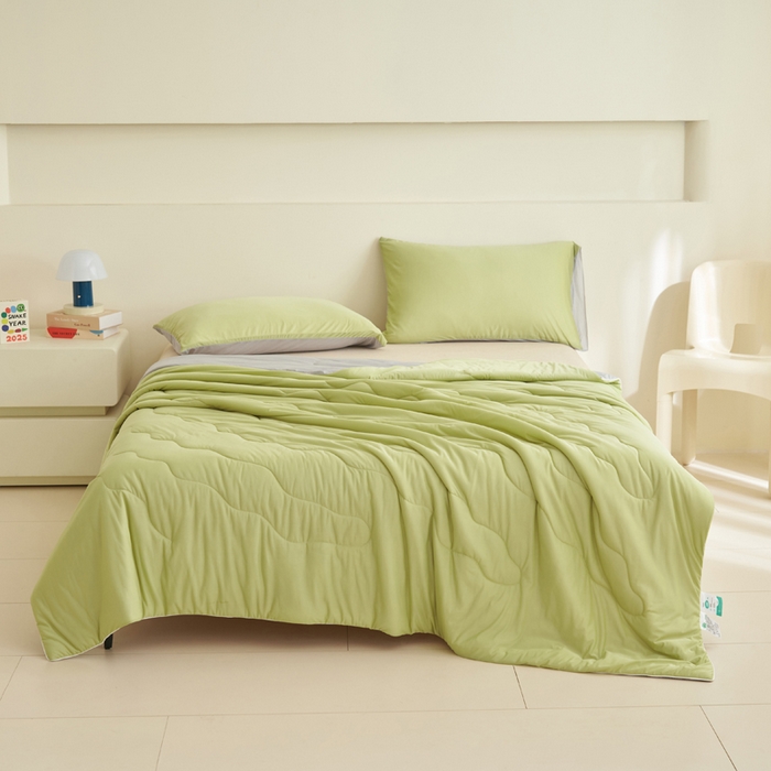 91家纺网 家纺一手货源 找家纺 畅销被业 2026新款凉感丝抗菌羽丝棉夏被夏凉被空调被 果绿-浅灰