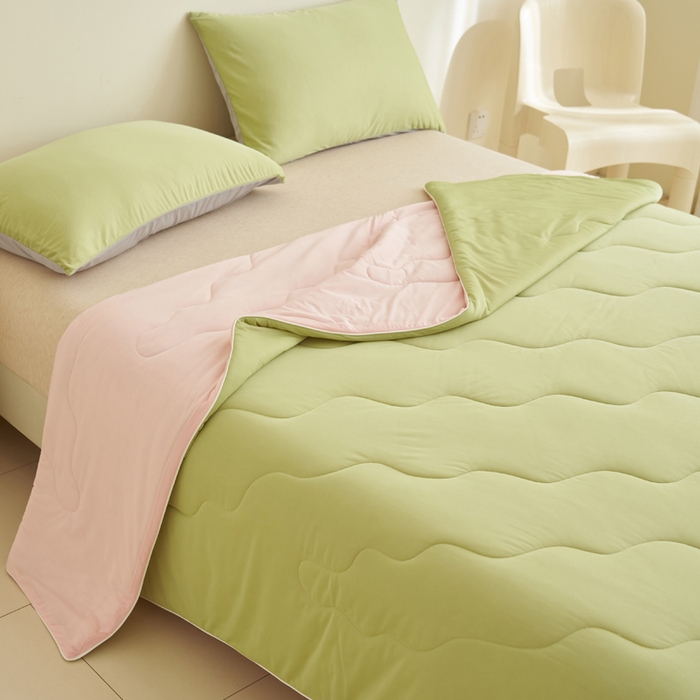 91家纺网 家纺一手货源 找家纺 畅销被业 2026新款凉感丝抗菌羽丝棉夏被夏凉被空调被 果绿-粉色