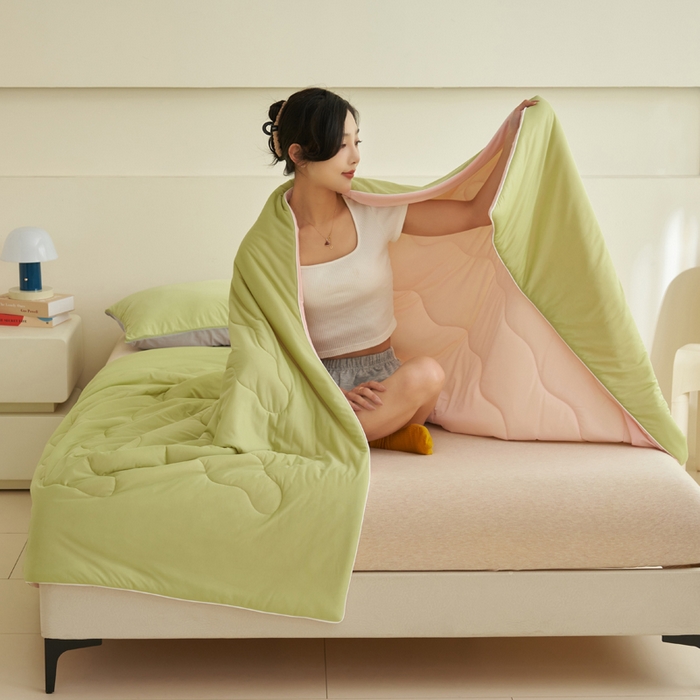 91家纺网 家纺一手货源 找家纺 畅销被业 2026新款凉感丝抗菌羽丝棉夏被夏凉被空调被 果绿-粉色