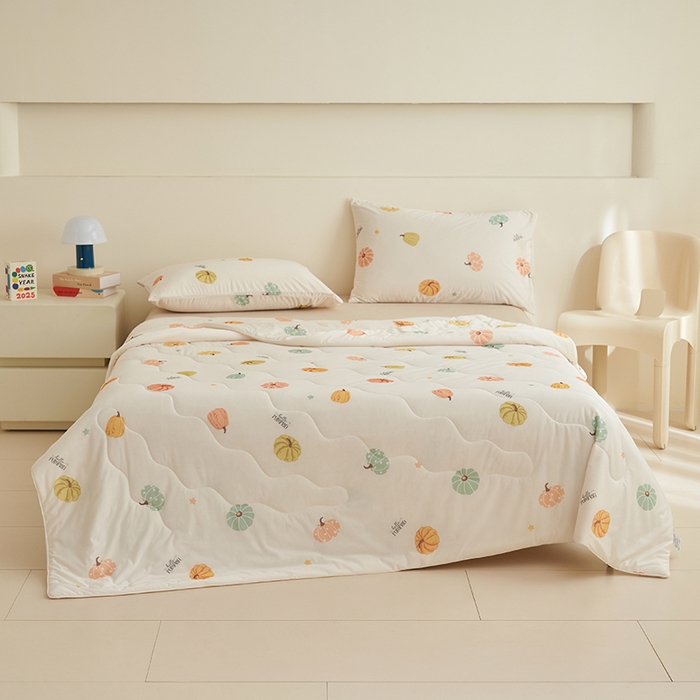 91家纺网 家纺一手货源 找家纺 畅销被业 2026新款卡通印花跨境外贸有氨凉感丝冰淇淋夏凉被空调被 小南瓜