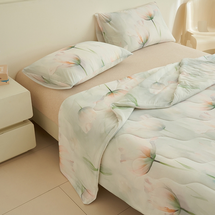 91家纺网 家纺一手货源 找家纺 畅销被业 2026新款卡通印花跨境外贸有氨凉感丝冰淇淋夏凉被空调被 国色天香