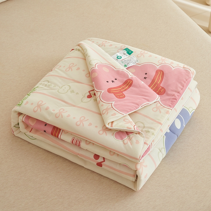 91家纺网 家纺一手货源 找家纺 畅销被业 2026新款卡通印花跨境外贸有氨凉感丝冰淇淋夏凉被空调被 果味熊