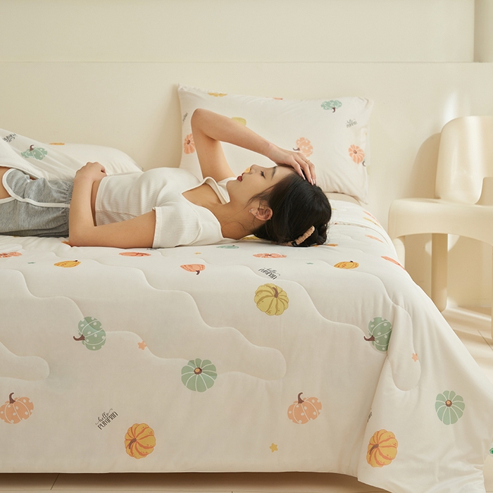 91家纺网 家纺一手货源 找家纺 畅销被业 2026新款卡通印花跨境外贸有氨凉感丝冰淇淋夏凉被空调被 小南瓜