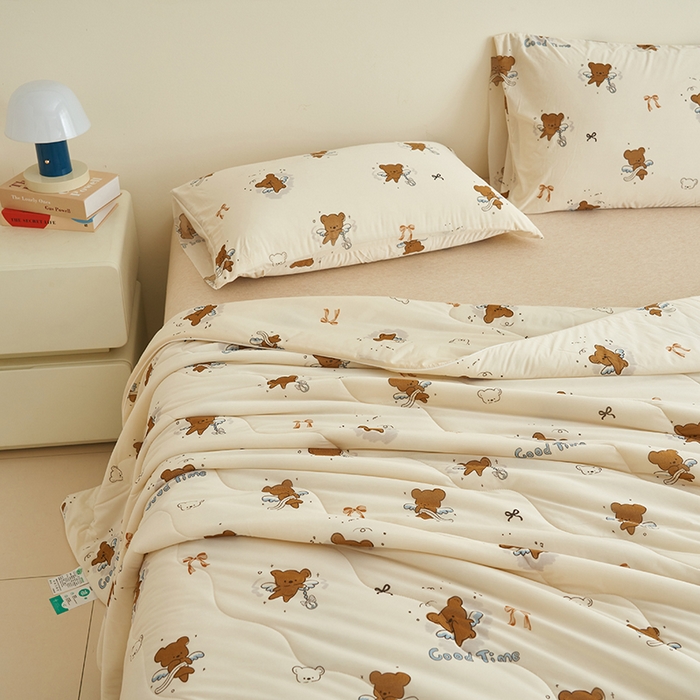 91家纺网 家纺一手货源 找家纺 畅销被业 2026新款卡通印花跨境外贸有氨凉感丝冰淇淋夏凉被空调被 小飞熊