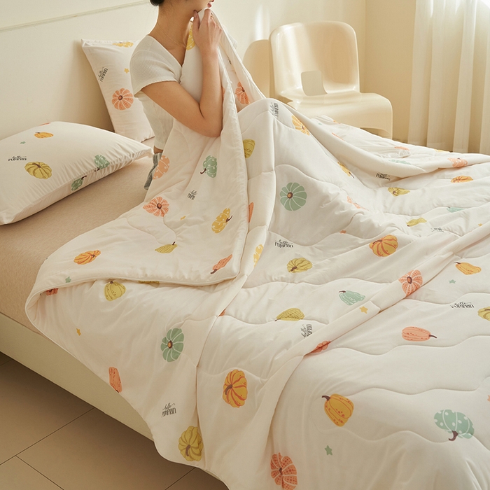 91家纺网 家纺一手货源 找家纺 畅销被业 2026新款卡通印花跨境外贸有氨凉感丝冰淇淋夏凉被空调被 小南瓜