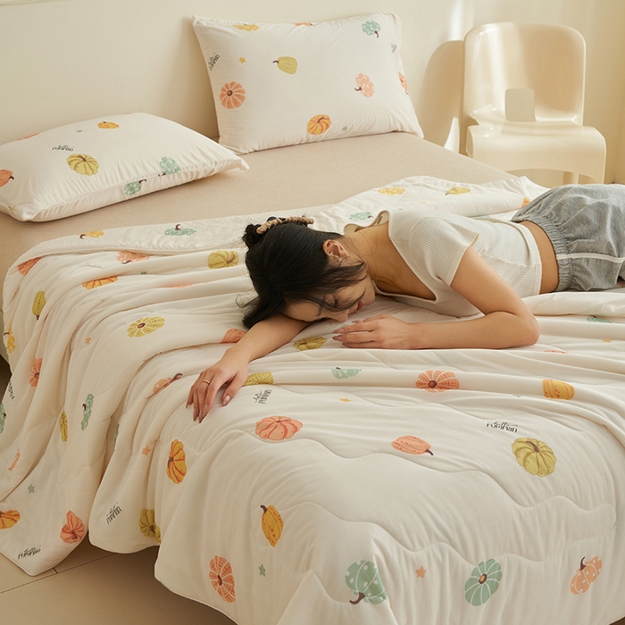 91家纺网 家纺一手货源 找家纺 畅销被业 2026新款卡通印花跨境外贸有氨凉感丝冰淇淋夏凉被空调被 小南瓜