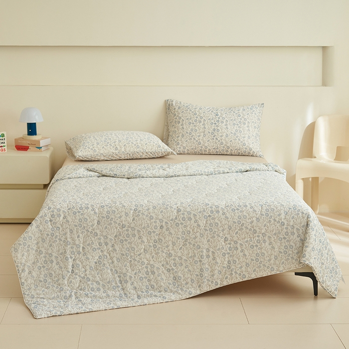 91家纺网 家纺一手货源 找家纺 畅销被业 2026新款卡通印花跨境外贸有氨凉感丝冰淇淋夏凉被空调被 小碎花