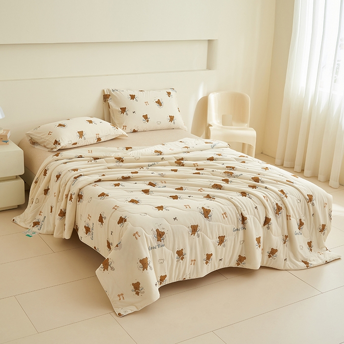 91家纺网 家纺一手货源 找家纺 畅销被业 2026新款卡通印花跨境外贸有氨凉感丝冰淇淋夏凉被空调被 小飞熊