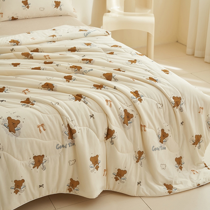 91家纺网 家纺一手货源 找家纺 畅销被业 2026新款卡通印花跨境外贸有氨凉感丝冰淇淋夏凉被空调被 小飞熊