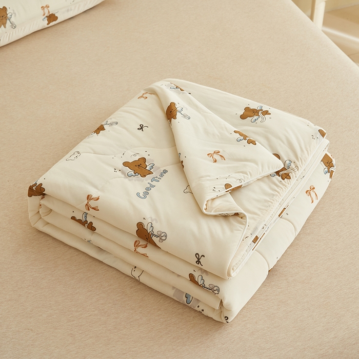 91家纺网 家纺一手货源 找家纺 畅销被业 2026新款卡通印花跨境外贸有氨凉感丝冰淇淋夏凉被空调被 小飞熊