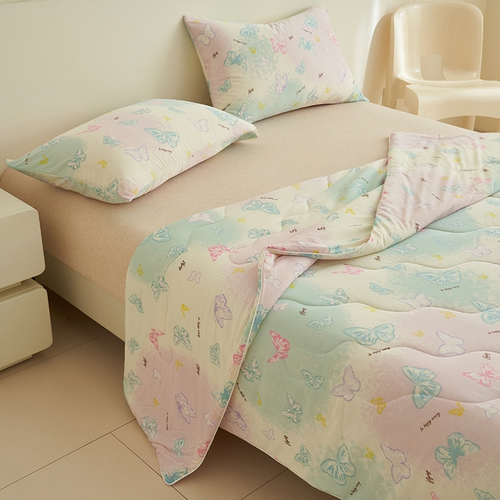 91家纺网 家纺一手货源 找家纺 畅销被业 2026新款卡通印花跨境外贸有氨凉感丝冰淇淋夏凉被空调被 蝴蝶粉