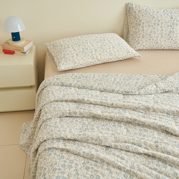 91家纺网 家纺一手货源 找家纺 畅销被业 2026新款卡通印花跨境外贸有氨凉感丝冰淇淋夏凉被空调被 小碎花