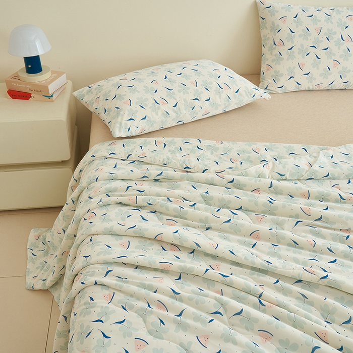 91家纺网 家纺一手货源 找家纺 畅销被业 2026新款卡通印花跨境外贸有氨凉感丝冰淇淋夏凉被空调被 顶呱呱